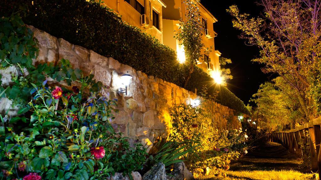 Hospedium Hostal Restaurante El Mirador De อาเตียนซา ภายนอก รูปภาพ